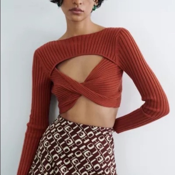 🚨SOLD🚨Urban Outfitters Tayla Twist-Front Cutout Ribbed Knit Sweater Top - Picture 7 of 7